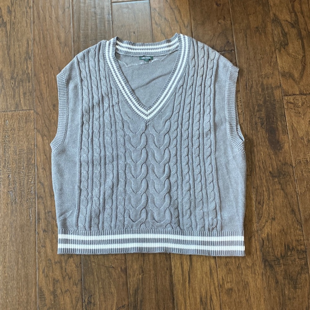Wild Fable Large Grey Sweater Vest